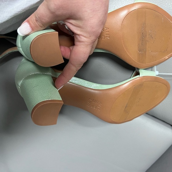 Naturalizer Women Vera Ankle Strap Block Heel Dress Sandal size 7.5 - Picture 4 of 4